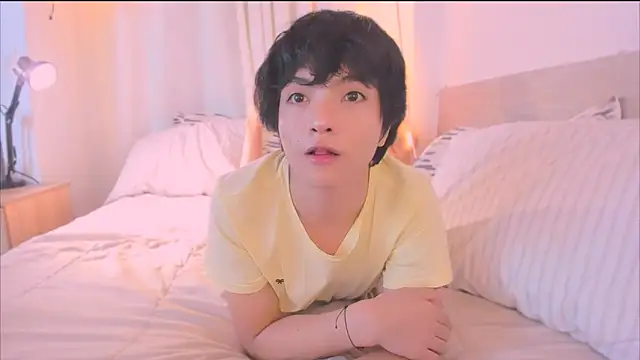 AllanYong18 online show from November 21, 7:40 am