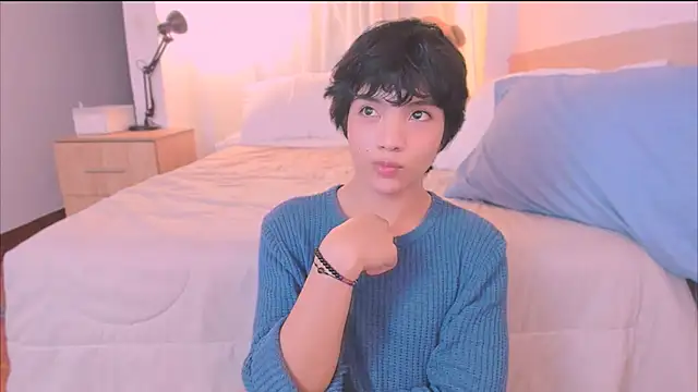 AllanYong18 online show from December 1, 5:12 am