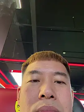 zxb757369 online show from February 6, 9:43 am