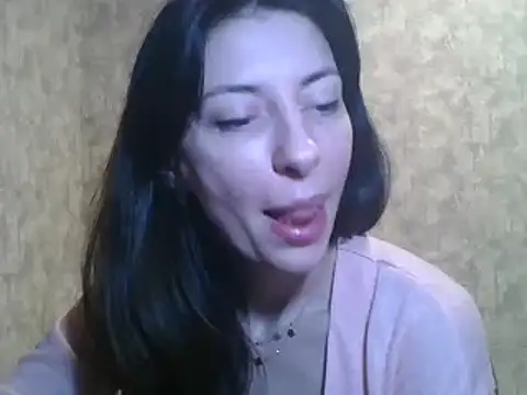 LissaBlossom online show from February 1, 8:50 am