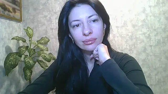Snapshot of LissaBlossom chatting on February 4, 3:56 am LissaBlossom online show from February 4, 3:56 am