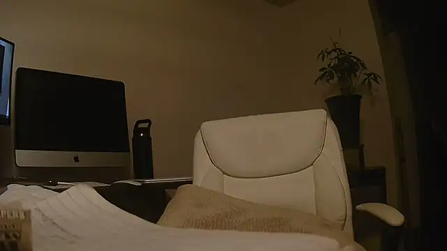 Snapshot of MrDaddyBbSnake chatting on April 22, 1:41 am MrDaddyBbSnake online show from April 22, 1:41 am