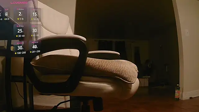 Snapshot of MrDaddyBbSnake chatting on May 22, 3:46 am MrDaddyBbSnake online show from May 22, 3:46 am