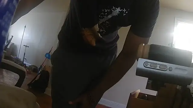 Snapshot of MrDaddyBbSnake chatting on May 28, 4:15 pm MrDaddyBbSnake online show from May 28, 4:15 pm