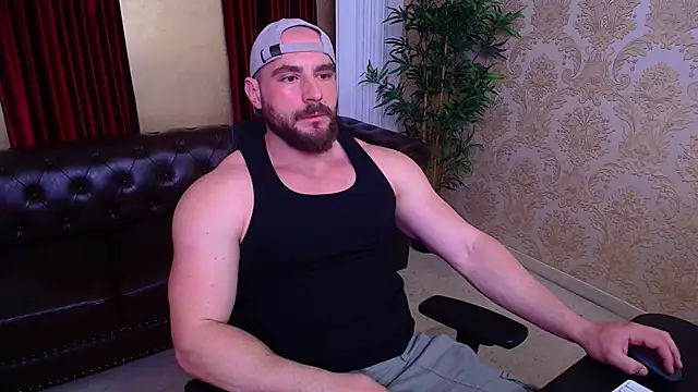 AdamJamesonn online show from April 18, 5:33 am