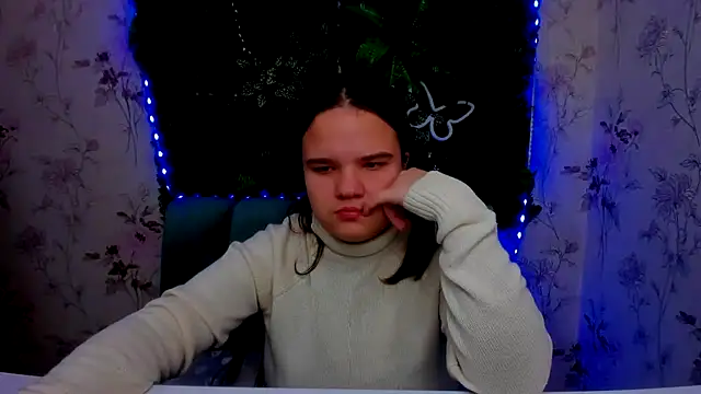 AdeleCruz online show from January 11, 1:01 pm