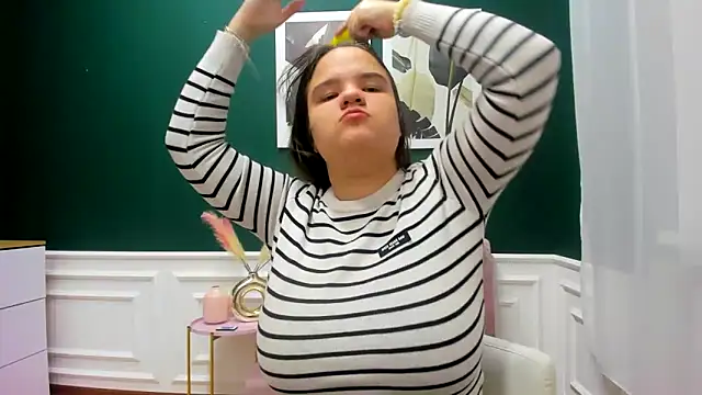 AdeleCruz online show from February 9, 1:14 pm