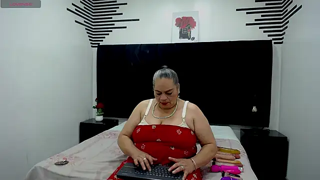 VickyBoobss online show from September 26, 8:35 pm