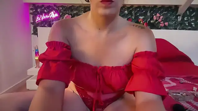 Snapshot of charlyroseblossom chatting on July 15, 4:34 pm charlyroseblossom online show from July 15, 4:34 pm