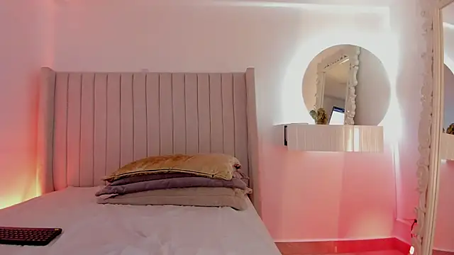 Karla Hudsson online show from April 7, 1:00 pm