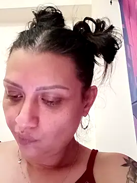 Snapshot of rosse26830 chatting on June 13, 9:13 pm rosse26830 online show from June 13, 9:13 pm