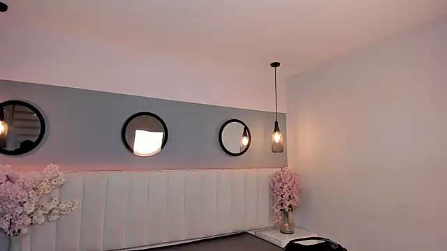 chelsea bolton  online show from March 26, 12:22 pm