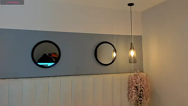 chelsea bolton  online show from April 11, 12:20 pm