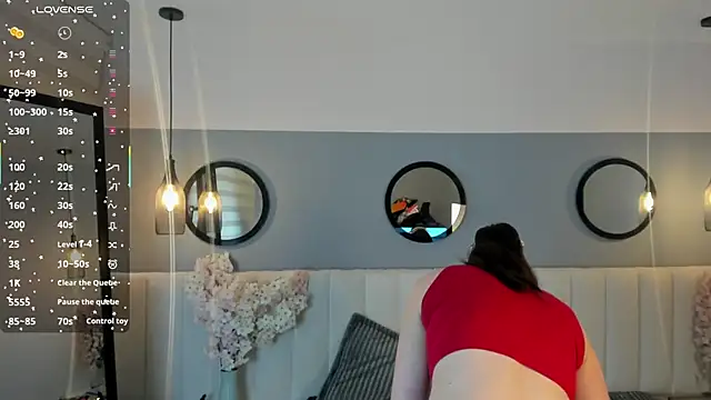 chelsea bolton  online show from May 26, 12:34 pm