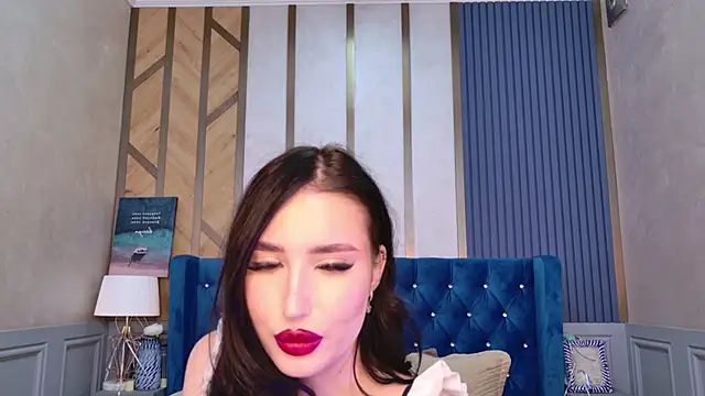 EmmaLawrens online show from February 16, 9:04 am