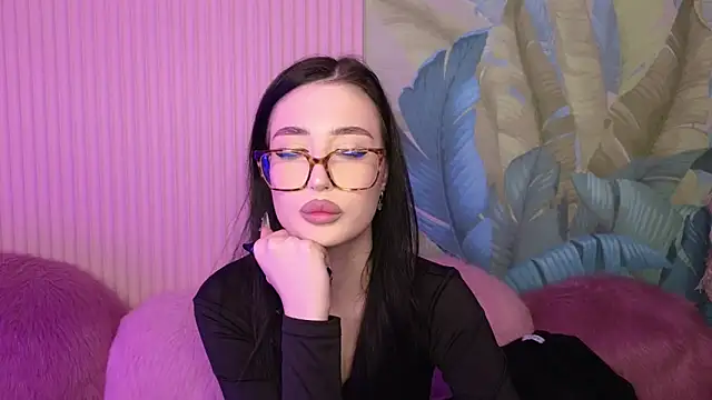 EmmaLawrens online show from February 19, 12:00 pm