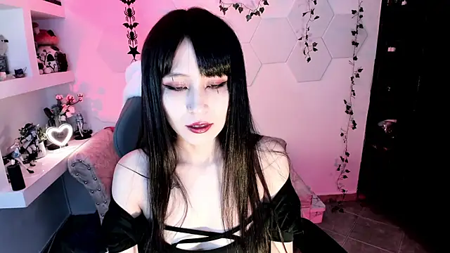 Snapshot of Effy_Devalk chatting on February 24, 2:04 pm Effy Devalk online show from February 24, 2:04 pm
