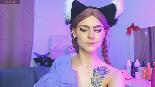 Emily  Mooree online show from January 20, 7:25 am