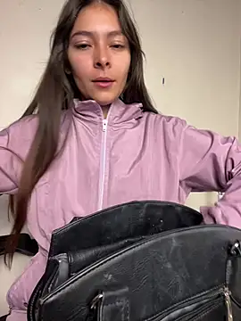 Snapshot of Aleska_Miami chatting on May 7, 2:33 pm Aleska Miami online show from May 7, 2:33 pm