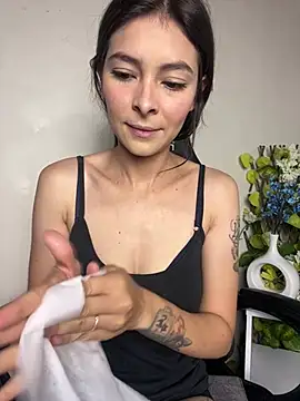 Snapshot of Aleska_Miami chatting on June 8, 3:34 pm Aleska Miami online show from June 8, 3:34 pm