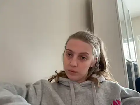 Snapshot of Ella-82 chatting on February 27, 7:47 pm Ella-82 online show from February 27, 7:47 pm