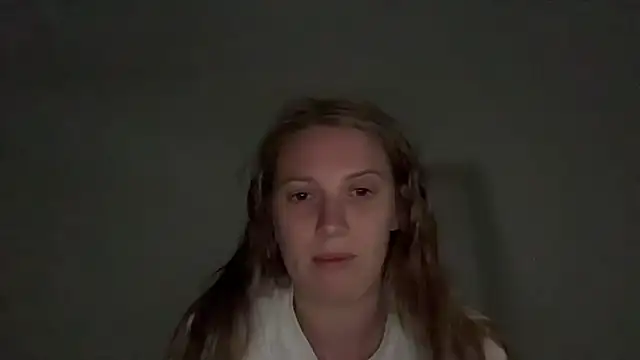 Snapshot of Ella-82 chatting on July 6, 7:27 pm Ella-82 online show from July 6, 7:27 pm