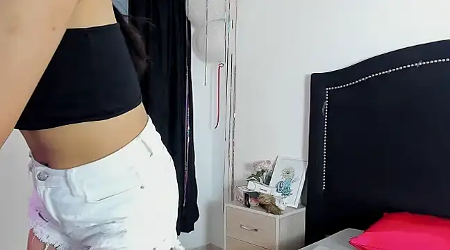 Snapshot of Cleo_Hott chatting on March 22, 4:14 am Cleo Hott online show from March 22, 4:14 am