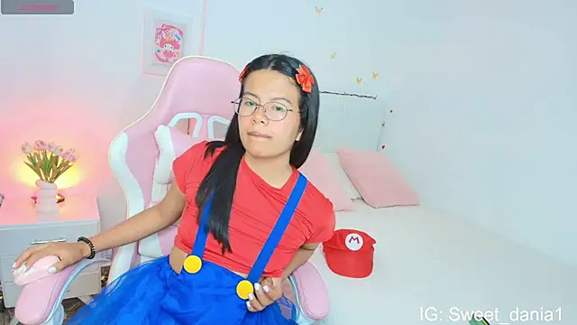 sweet dania  online show from October 11, 4:33 am