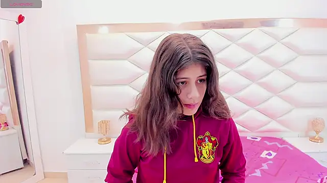 Snapshot of MiaQueen021 chatting on March 6, 12:30 pm MiaQueen021 online show from March 6, 12:30 pm