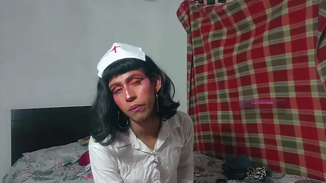 boysLittle online show from March 18, 12:25 am