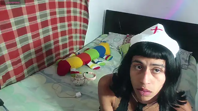 boysLittle online show from March 27, 12:49 am