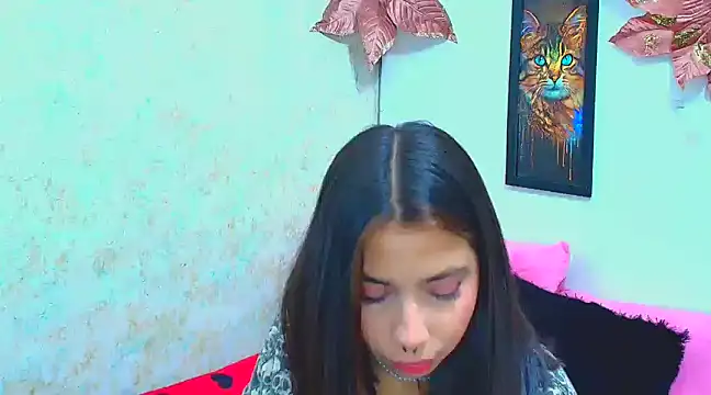 Snapshot of Rousse_violett chatting on January 24, 7:39 pm Rousse violett online show from January 24, 7:39 pm
