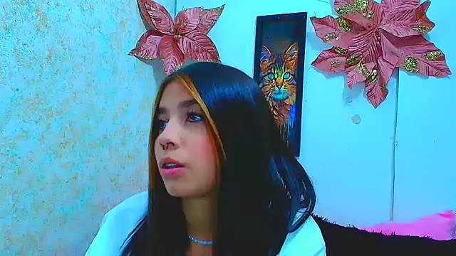 Snapshot of Rousse_violett chatting on January 28, 8:04 pm Rousse violett online show from January 28, 8:04 pm
