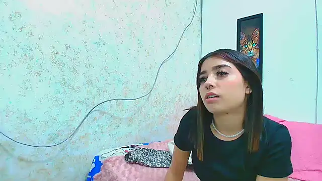 Snapshot of Rousse_violett chatting on March 22, 8:26 pm Rousse violett online show from March 22, 8:26 pm