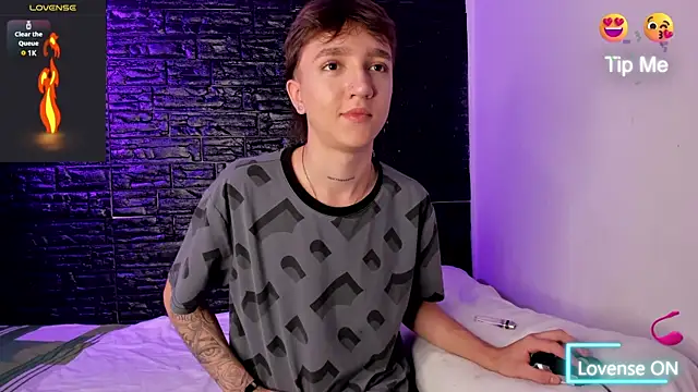 Snapshot of jeremy_salvatore chatting on March 19, 5:52 am jeremy salvatore online show from March 19, 5:52 am