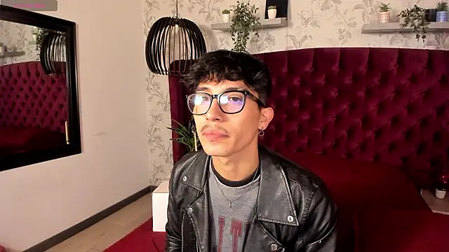 tim  fox online show from March 27, 11:43 am