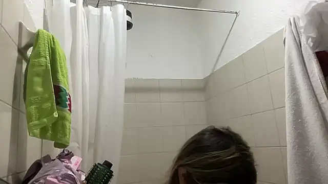 Snapshot of LunaBeya chatting on March 7, 12:35 pm LunaBeya online show from March 7, 12:35 pm