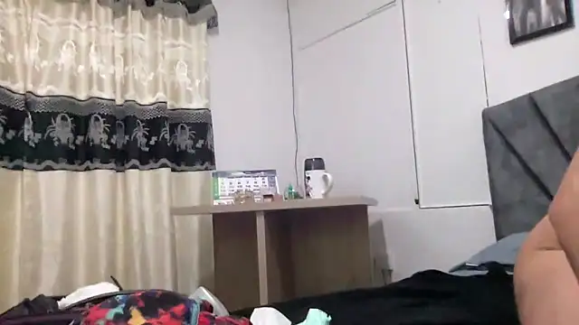 Snapshot of LunaBeya chatting on March 9, 2:21 pm LunaBeya online show from March 9, 2:21 pm