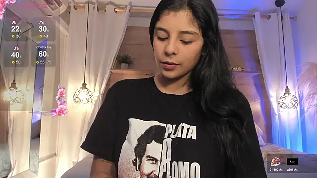 Snapshot of Luceroooo chatting on February 6, 2:33 am Luceroooo online show from February 6, 2:33 am