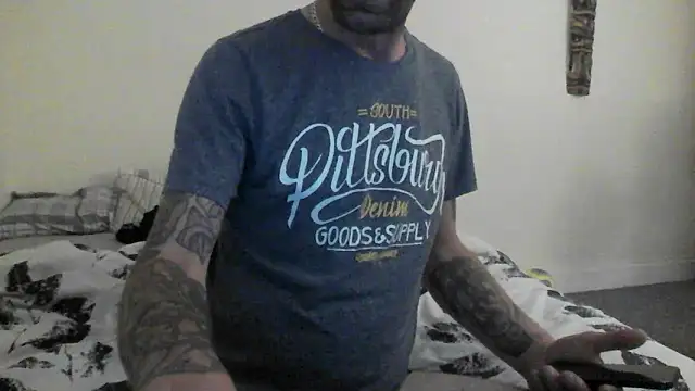 allnaked00 online show from June 2, 12:45 am