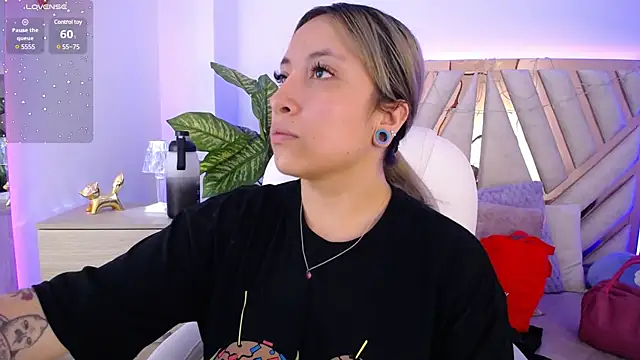 NyxAndria 1 online show from March 18, 8:59 pm