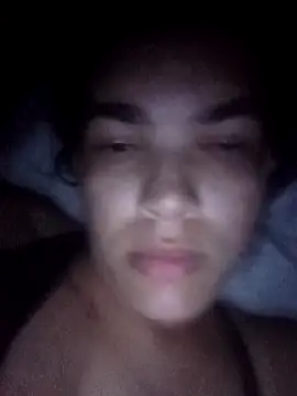 Snapshot of oliveira_k chatting on April 25, 5:43 am oliveira k online show from April 25, 5:43 am
