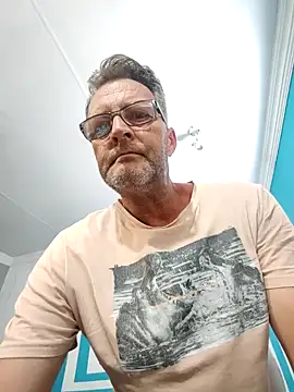 Snapshot of itsmeyes69 chatting on January 28, 2:31 pm itsmeyes69 online show from January 28, 2:31 pm