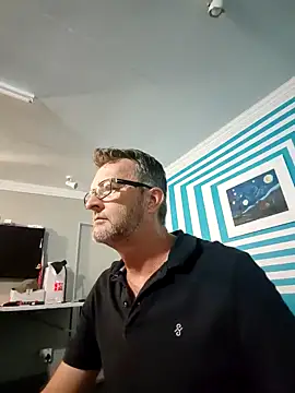 Snapshot of itsmeyes69 chatting on January 29, 8:35 pm itsmeyes69 online show from January 29, 8:35 pm