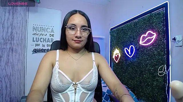 Maylin horny19 online show from May 15, 3:13 am