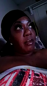 chocolatechipkukky85 online show from February 5, 2:40 am