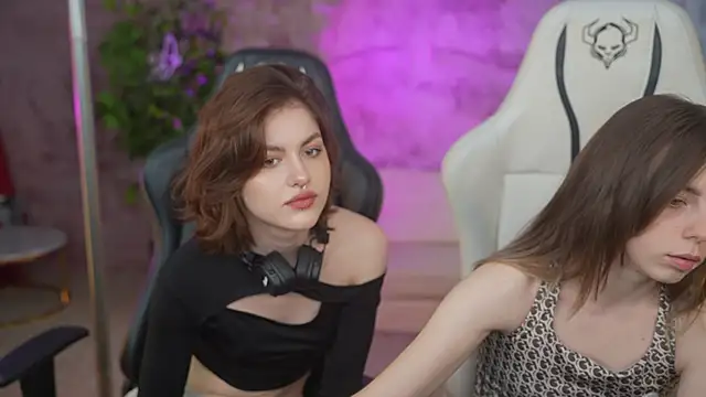 Snapshot of Lika_Secret_ chatting on January 27, 3:50 pm Lika Secret  online show from January 27, 3:50 pm