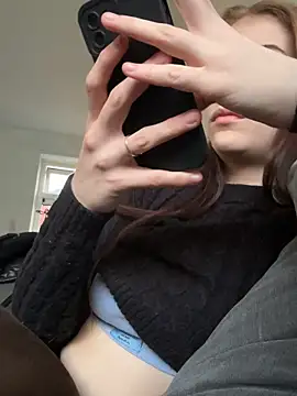 VioletxBlue online show from March 21, 6:11 pm