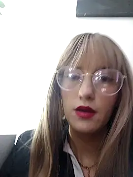 Snapshot of SussanHottye1_ chatting on January 20, 10:40 am SussanHottye1 online show from January 20, 10:40 am