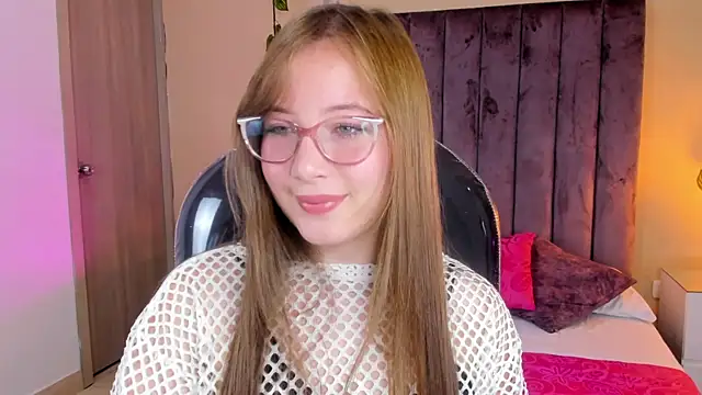 Dahlia Rousse online show from October 28, 8:55 pm